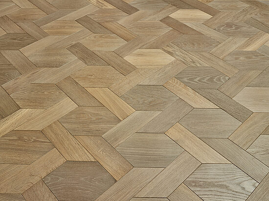 Parkett Dietrich: Verlegemuster Chaussures Eiche Flämisch-Grey  Werksortierung: "Rustikal/ Naturwuchs " Spezialfarbton Parkett Dietrich: Flämisch-Grey Oberfläche: "ready to live", fertig geölt und gebürstet ca. 15 mm stark, 14/33 x 19 cm, 23/33 x 10 cm